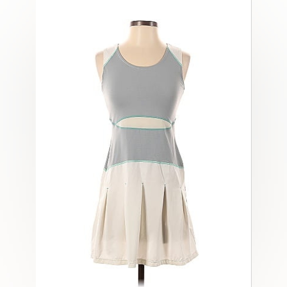 Athleta Athletic golf/tennis dress size small women small grey white and blue